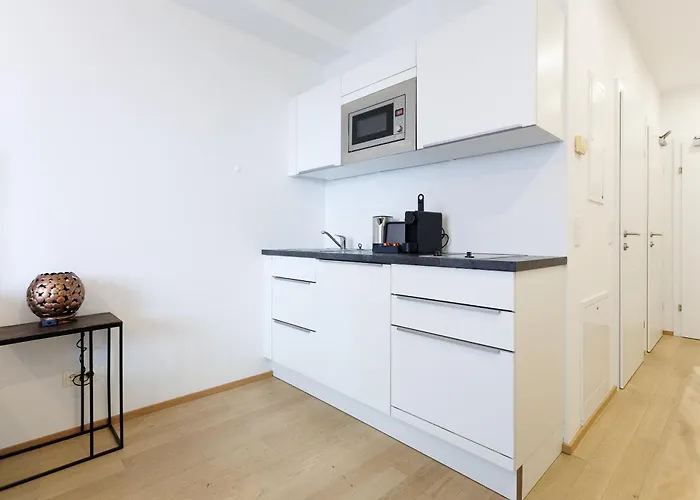 Roomverse Residenz - Naehe Stadthalle Апартаменты *